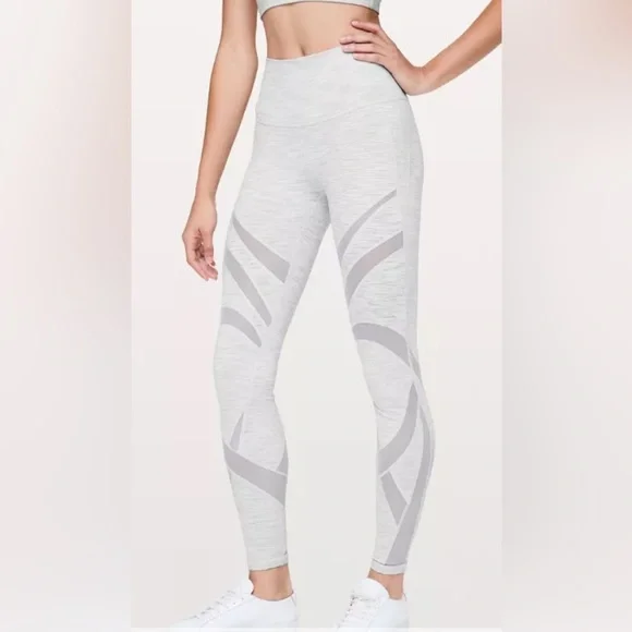 Lululemon Wunder Under High-Rise Tight *Mesh 28"
Wee Are From Space Sz 8 - Picture 1 of 9